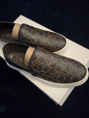 Calvin Klein MARREN Brown Monogram Slip-On, Size 6
